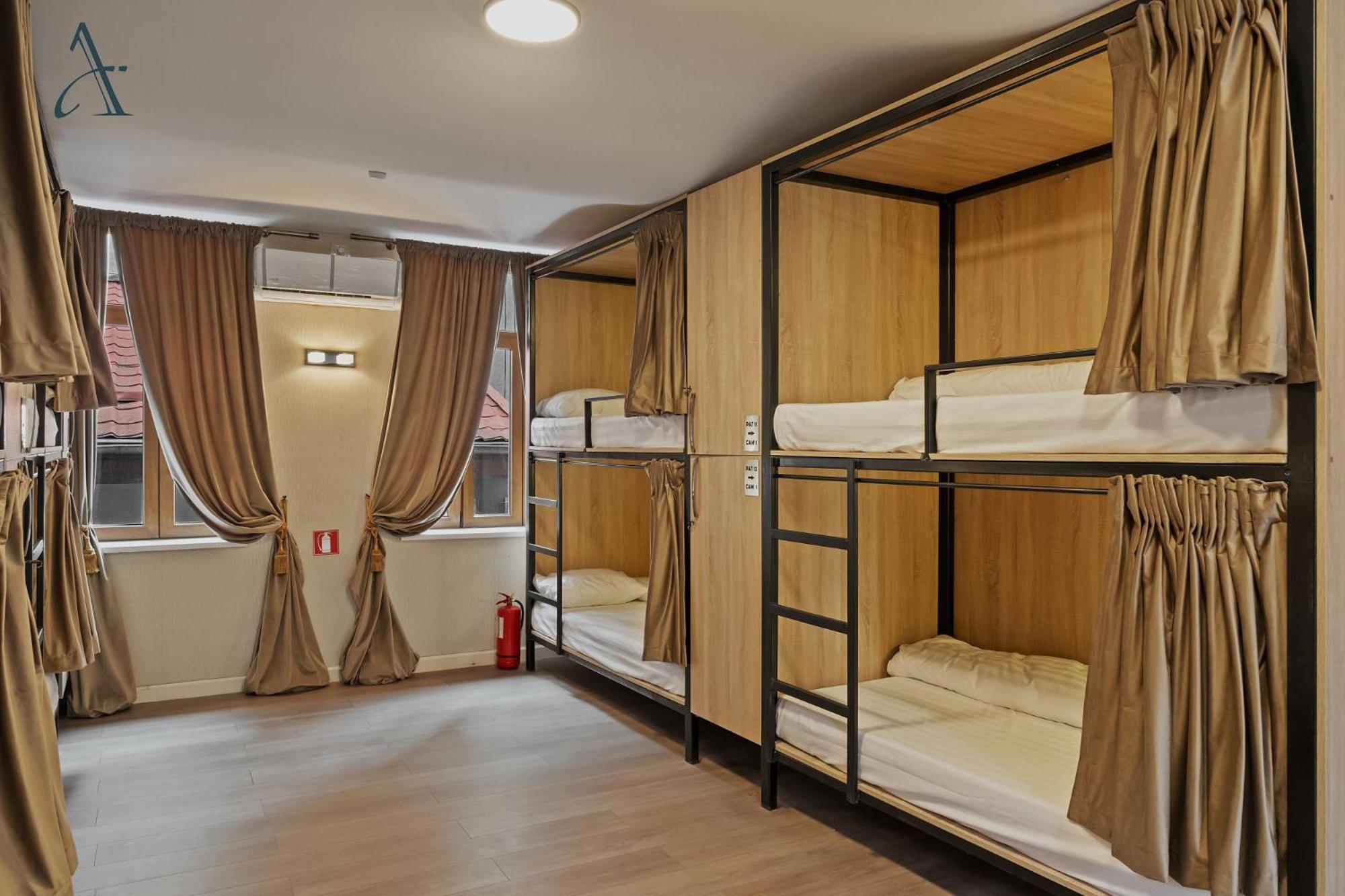 בוקרשט Ramana Garden Hostel - Self-Service Accommodation מראה חיצוני תמונה